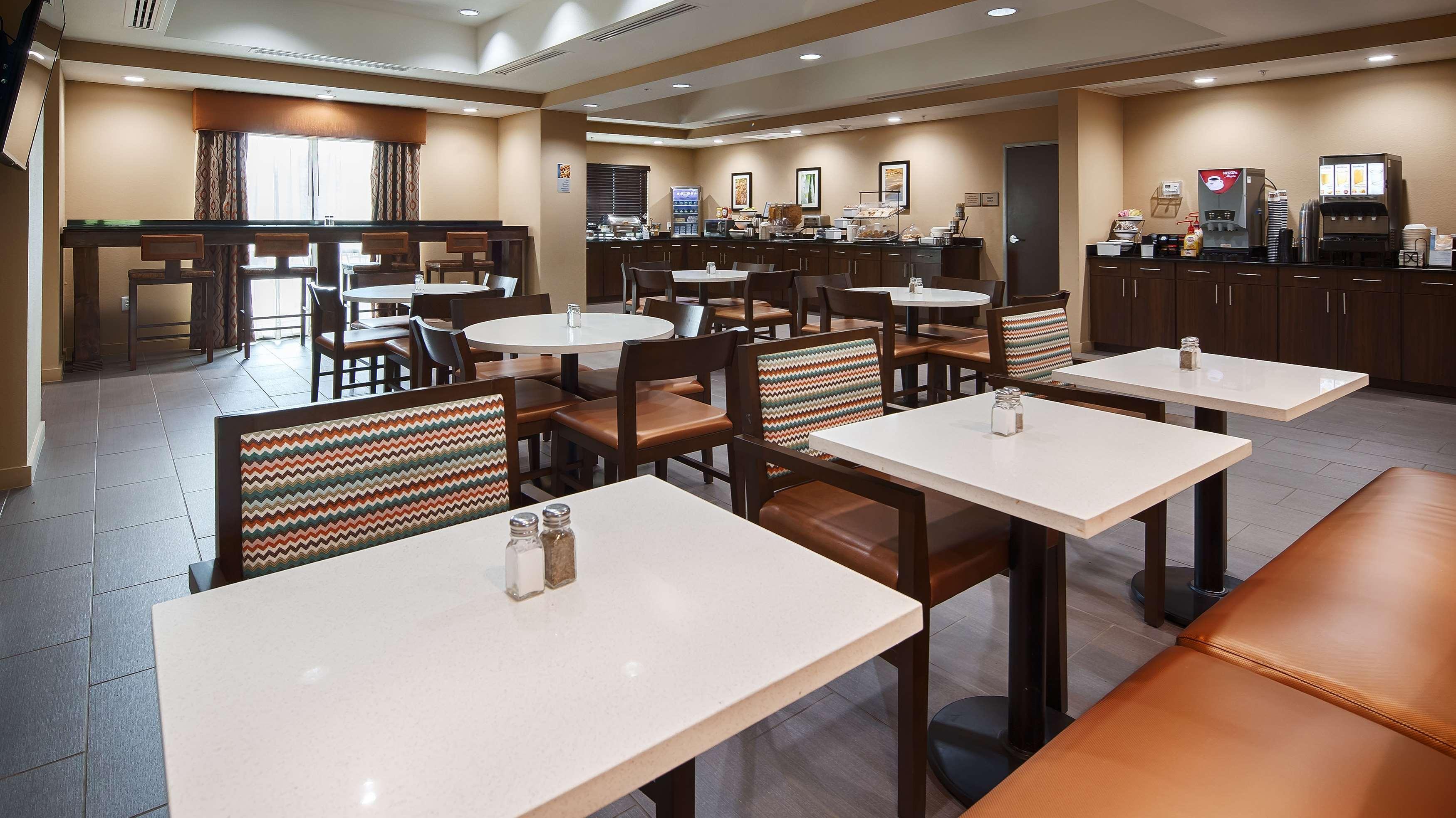 Best Western Plus Elmendorf Hotel San Antonio Hotel מראה חיצוני תמונה
