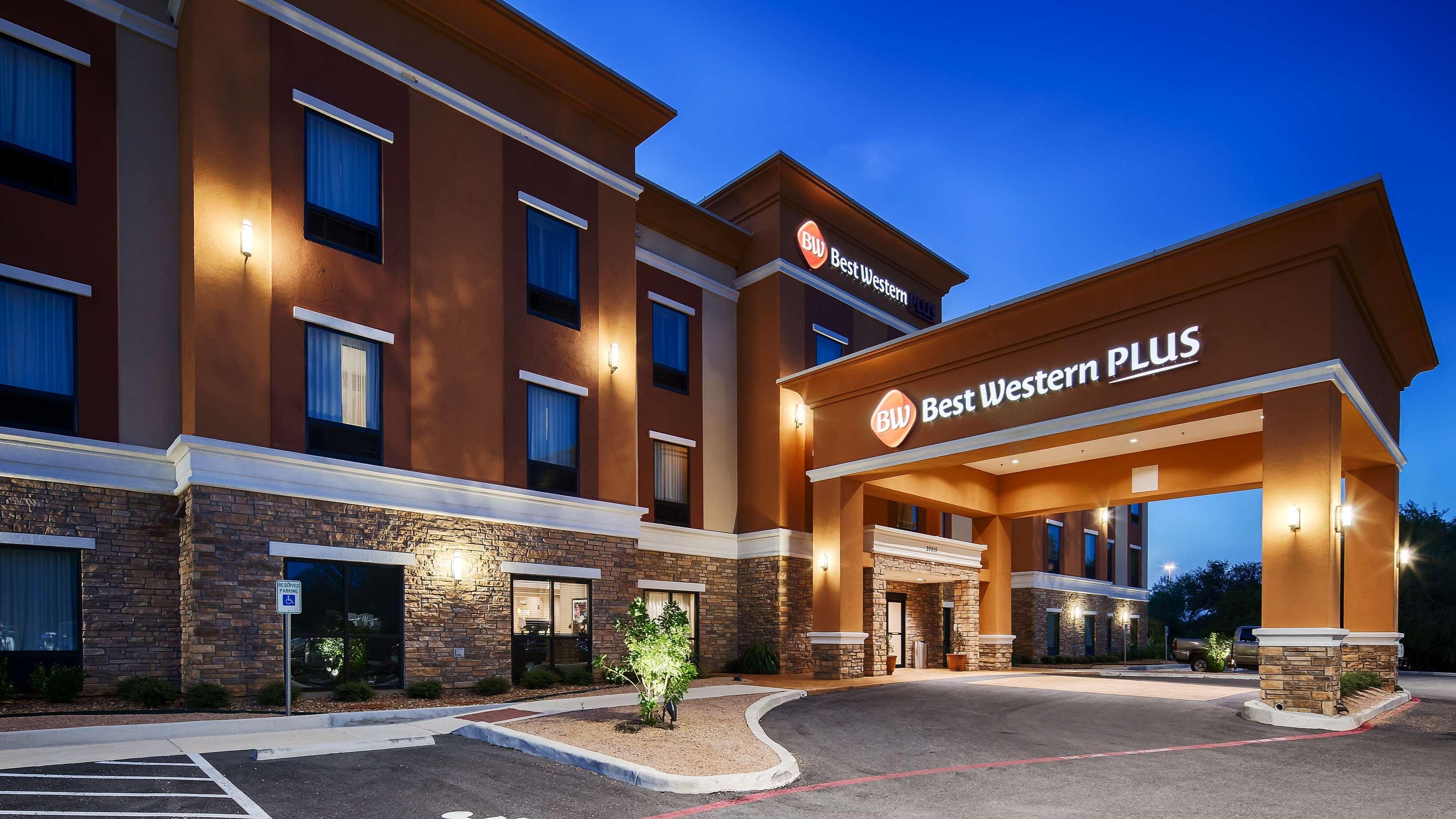 Best Western Plus Elmendorf Hotel San Antonio Hotel מראה חיצוני תמונה